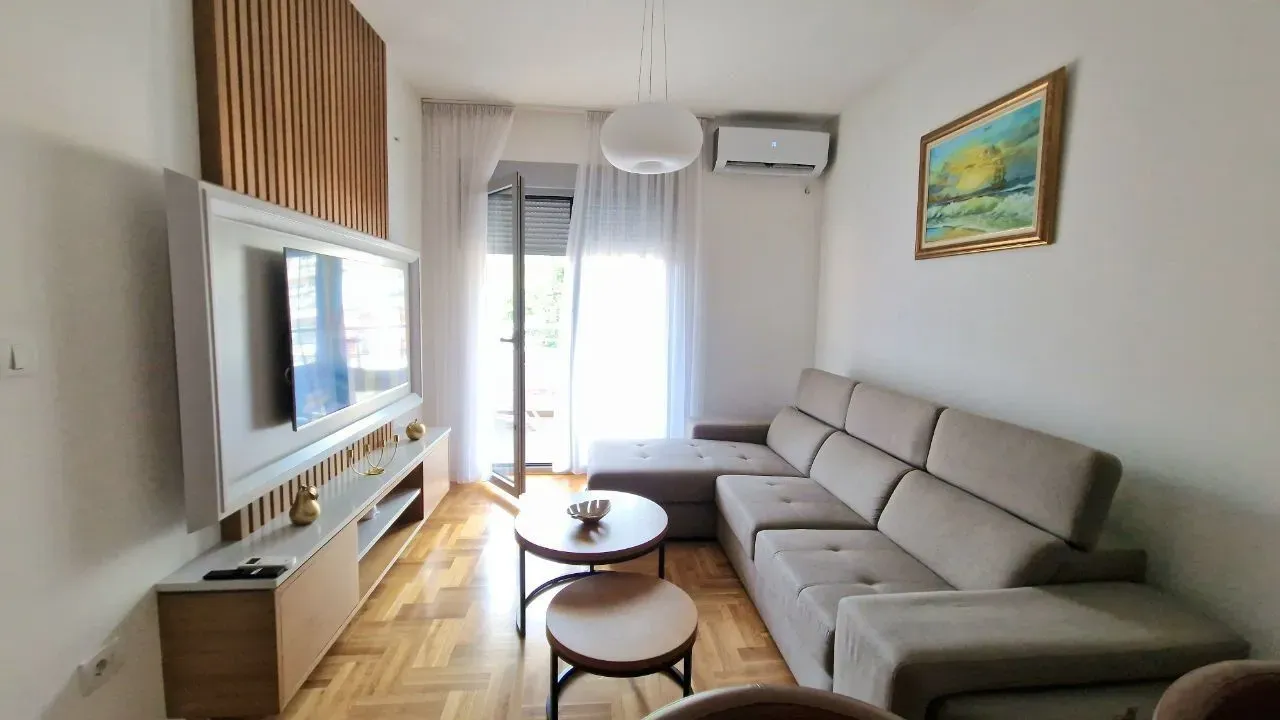 Rent, one bedroom apartment, 47m², Budva okolina, Budva