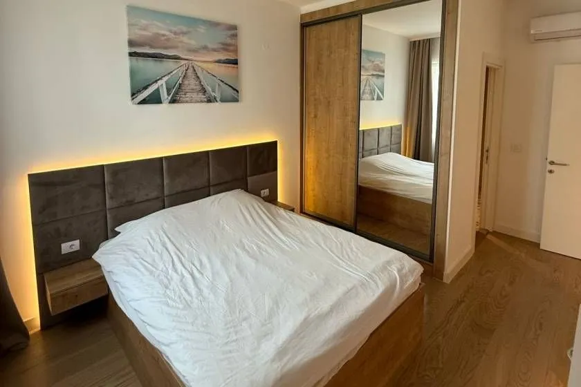 Izdavanje, trosoban stan, 78m², Beograd Na Vodi, Beograd