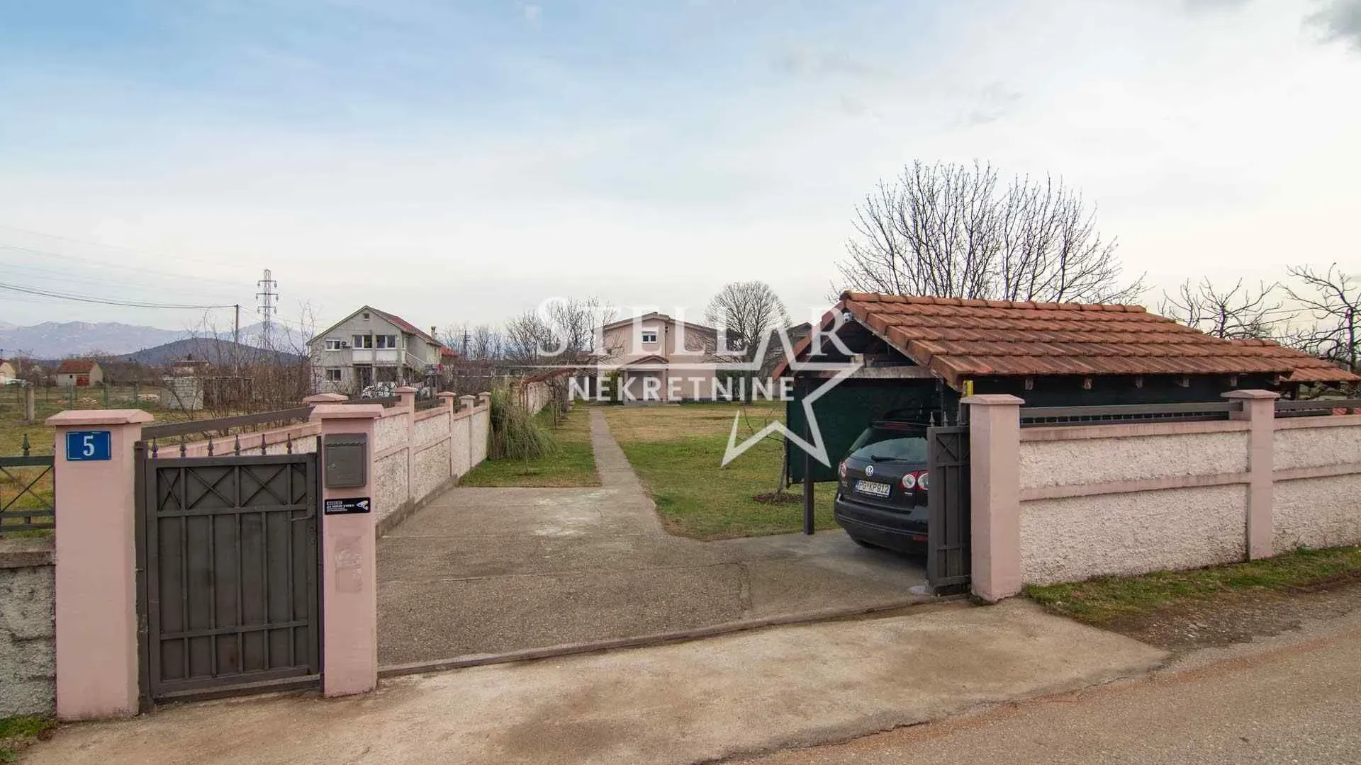 Rent, house, 300m², Donji Kokoti, Podgorica