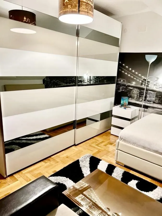 Prodaja, četvorosoban stan, 120m², Novo naselje, Novi Sad