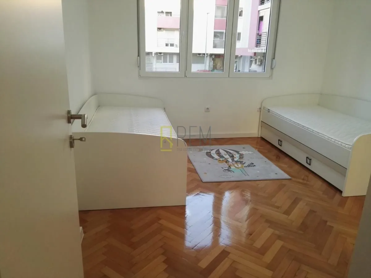 Prodaja, dvosoban stan, 65m², Centar, Podgorica