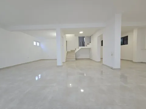 Rent, office space, 337m², Stari Aerodrom, Podgorica - image 39