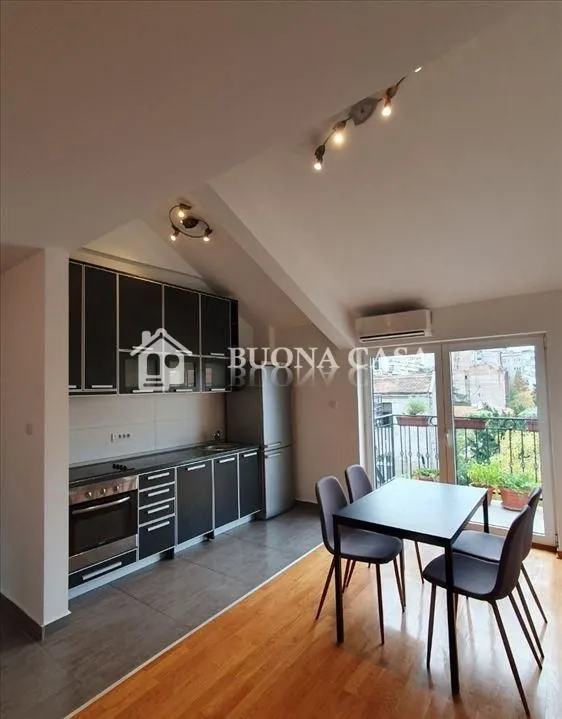 Prodaja, trosoban stan, 58m², Stari Grad, Beograd