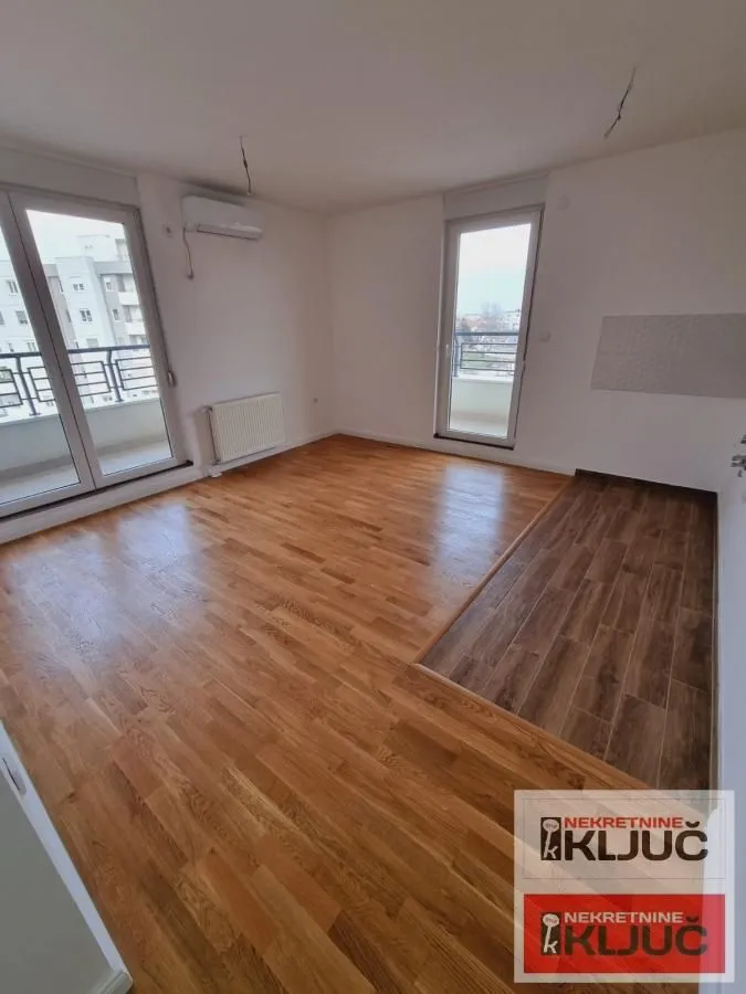 Prodaja, trosoban stan, 63m², Bulevar patrijarha Pavla, Novi Sad Sve Podlokacije