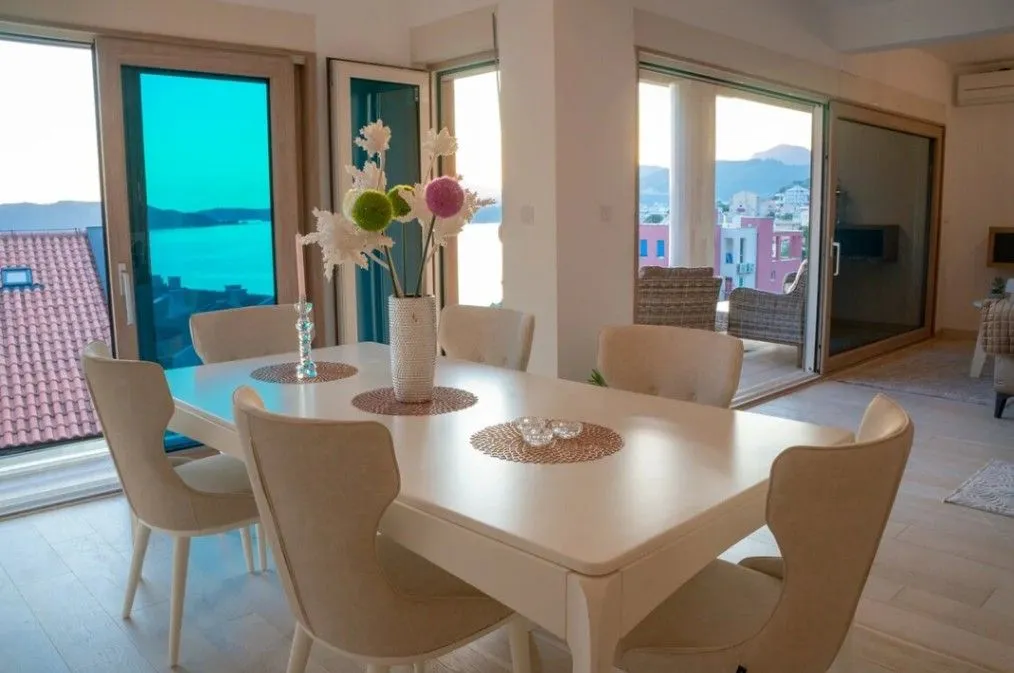 Rent, three bedroom apartment, 140m², Pržno, Budva
