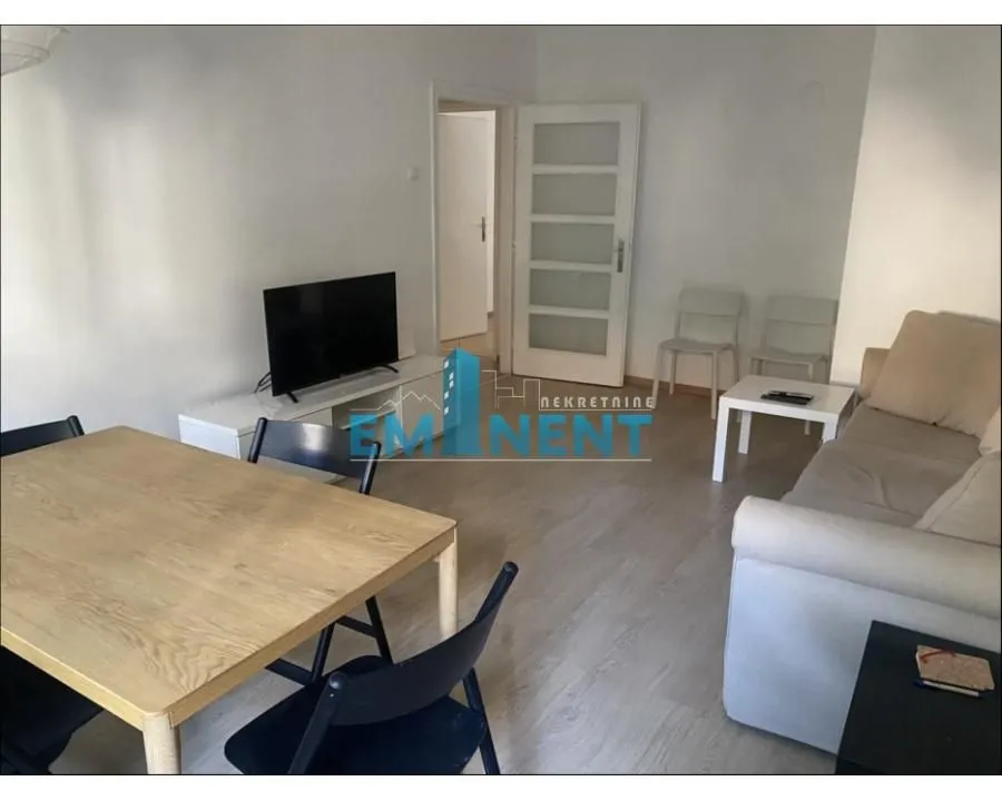 Izdavanje, trosoban stan, 65m², Stari Grad, Beograd