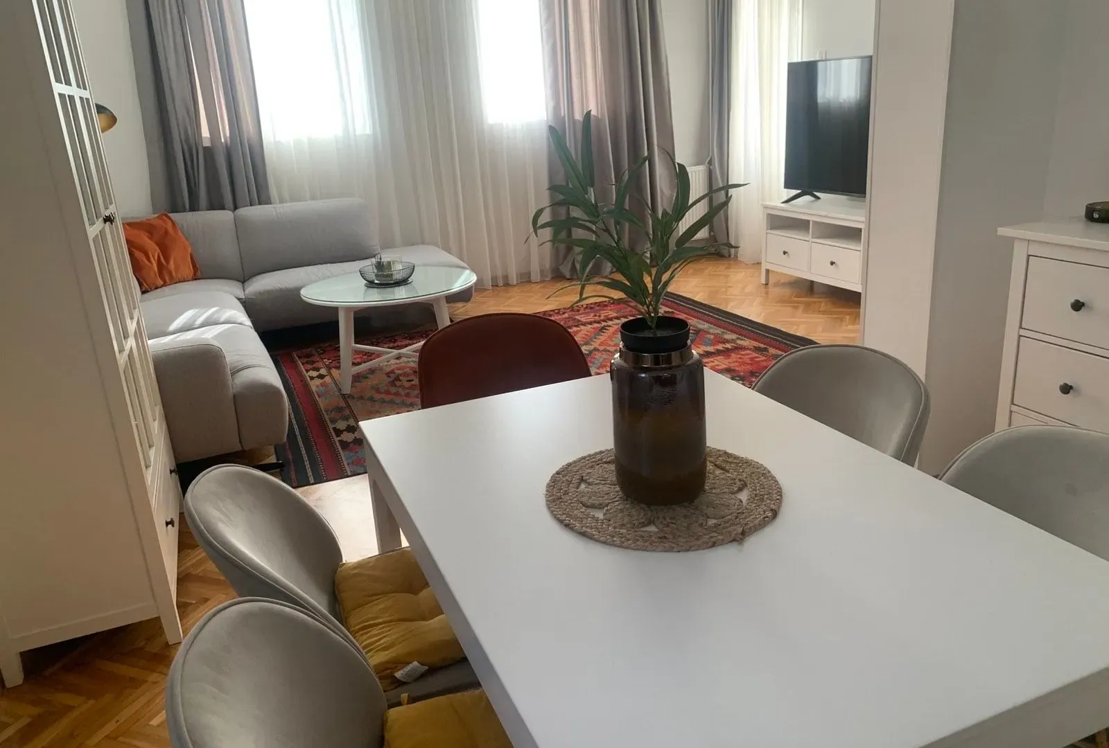 Rent, house, 250m², Zagorič, Podgorica