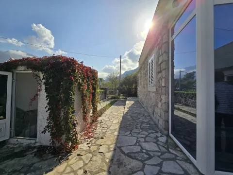 Prodaja, trosoban stan, 76m², Prčanj, Kotor - image 2