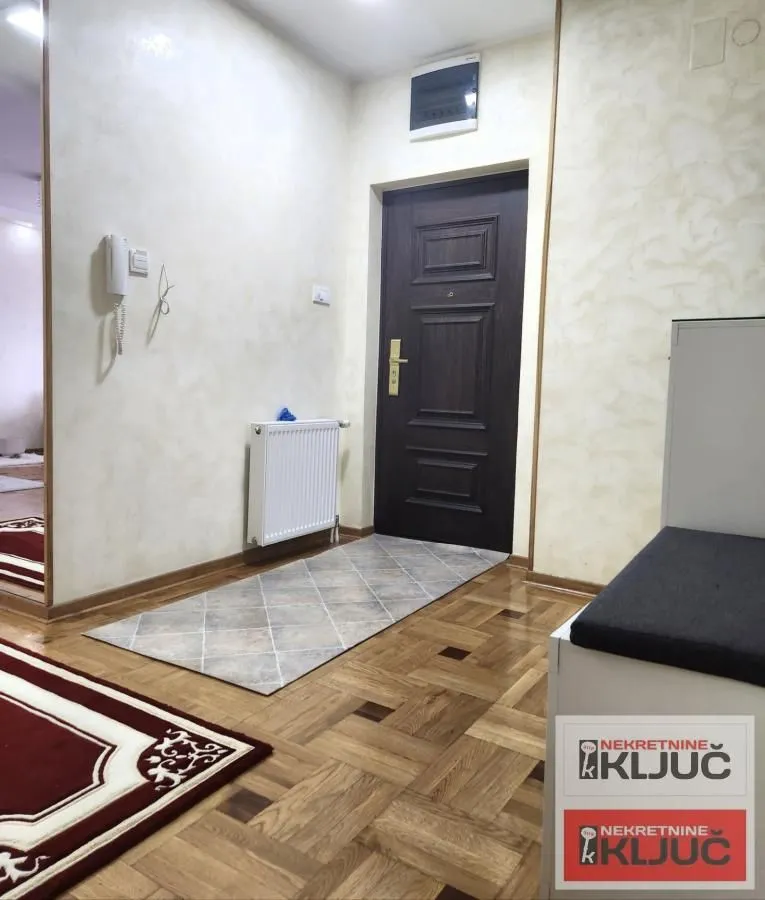 Izdavanje, četvorosoban stan, 102m², Bulevar patrijarha Pavla, Novi Sad Sve Podlokacije