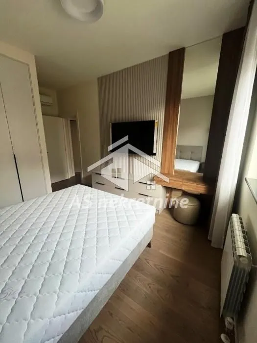 Rent, three bedroom apartment, 79m², Savski Venac, Beograd