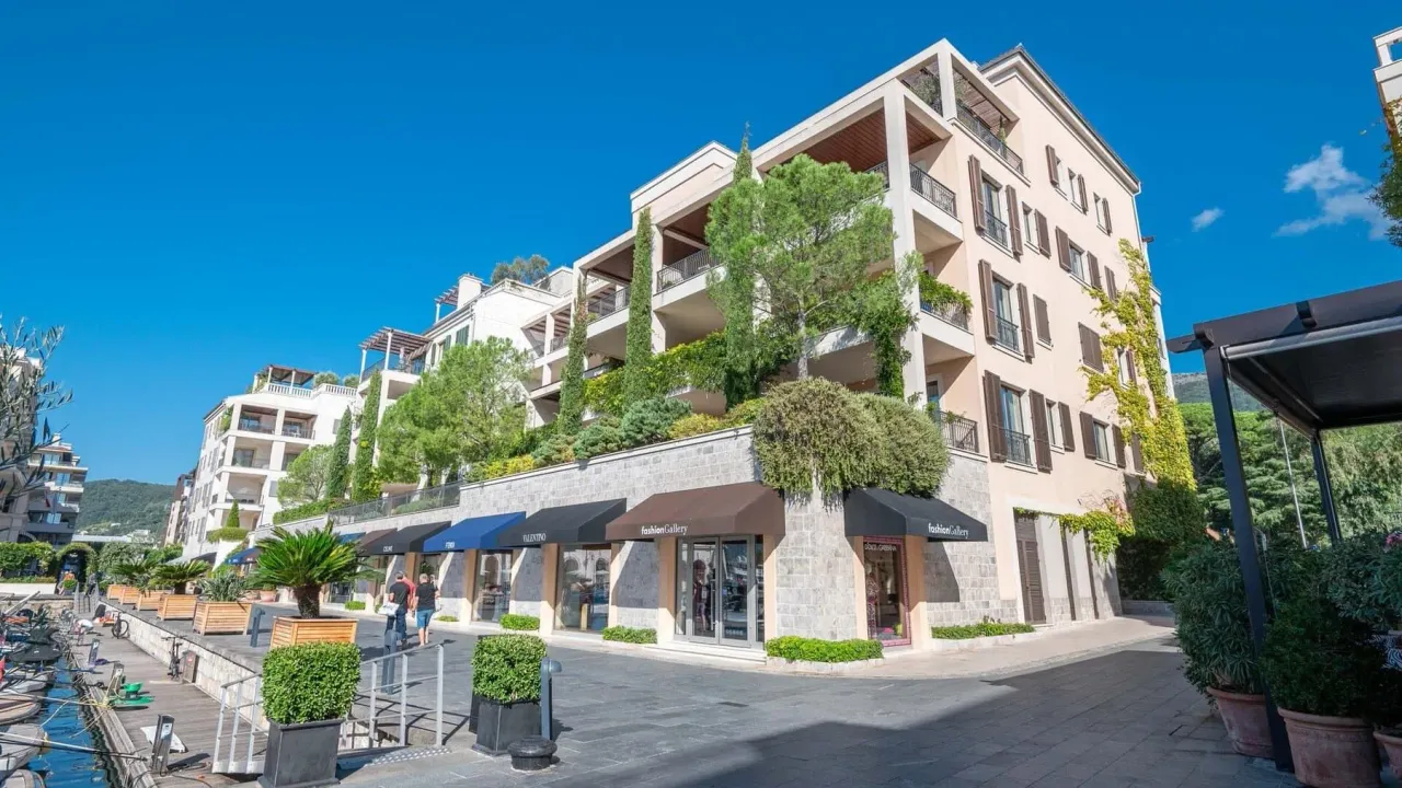 Izdavanje, jednosoban stan, 64m², Porto Montenegro, Tivat