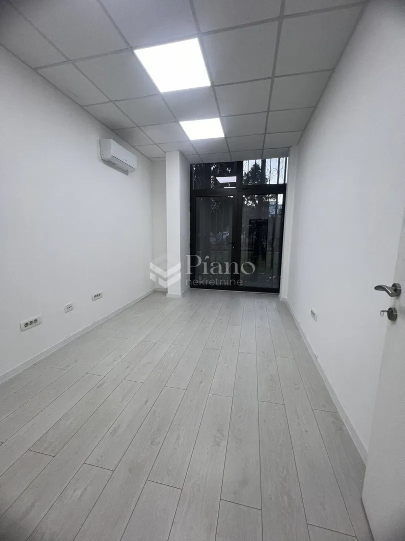 Rent, office space, 294m², Blok 5, Podgorica