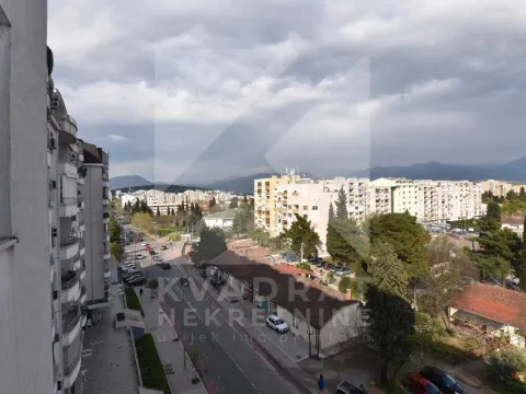 Izdavanje, jednosoban stan, 40m², Pobrežje, Podgorica - image 9