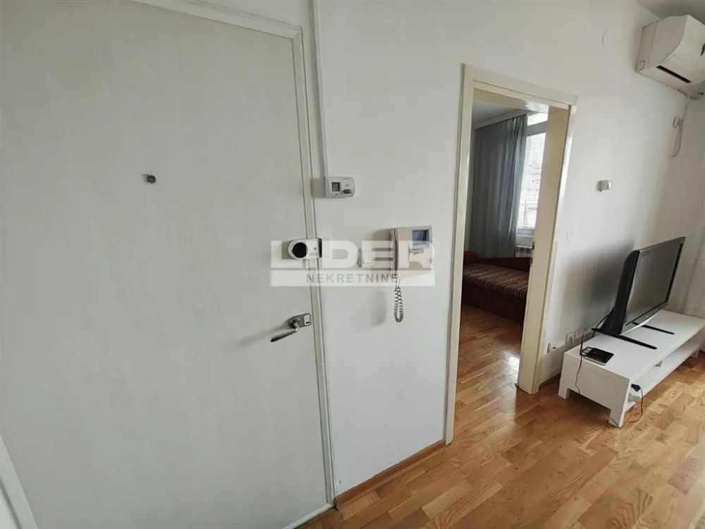 Izdavanje, dvosoban stan, 60m², Stari Grad, Beograd