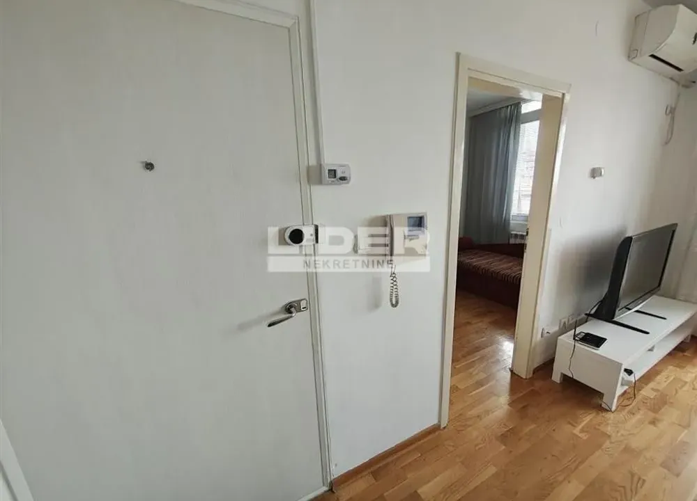 Izdavanje, dvosoban stan, 60m², Stari Grad, Beograd