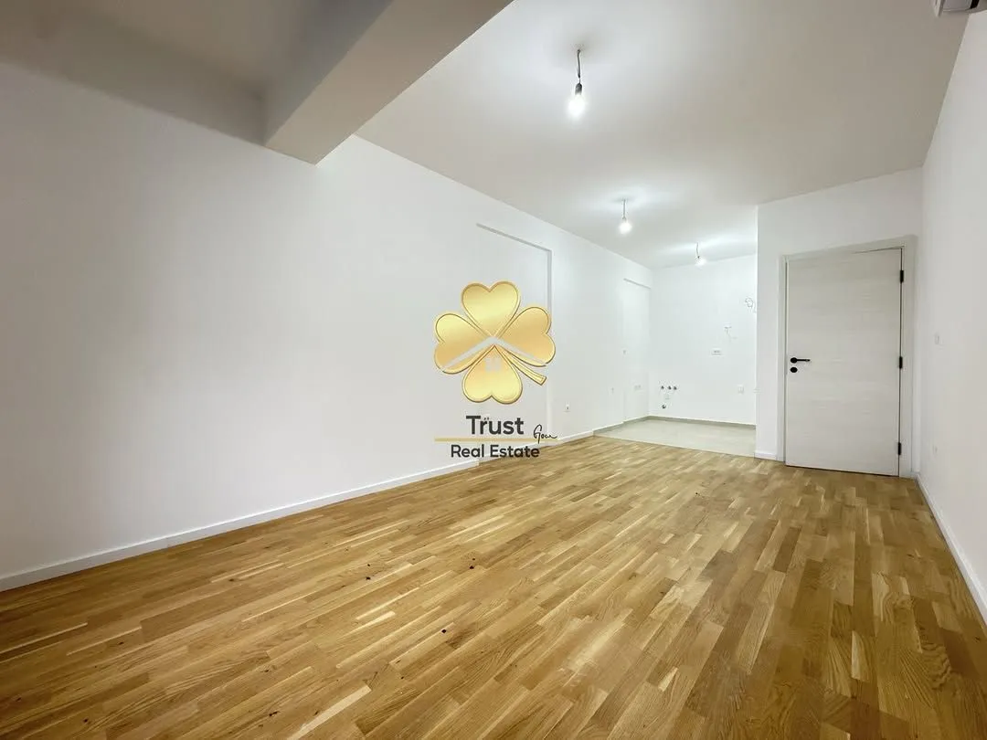 Izdavanje, jednosoban stan, 45m², Stari Aerodrom, Podgorica