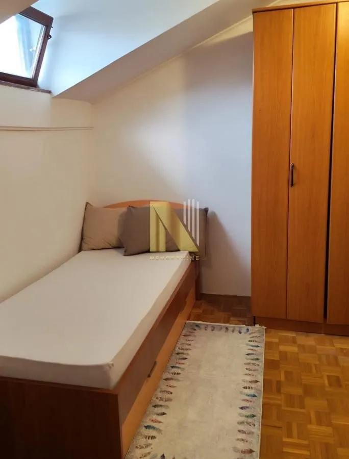 Izdavanje, dvosoban stan, 54m², Centar, Novi Sad