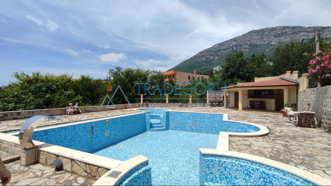 Prodaja, kuća, 400m², Bar, Crna Gora