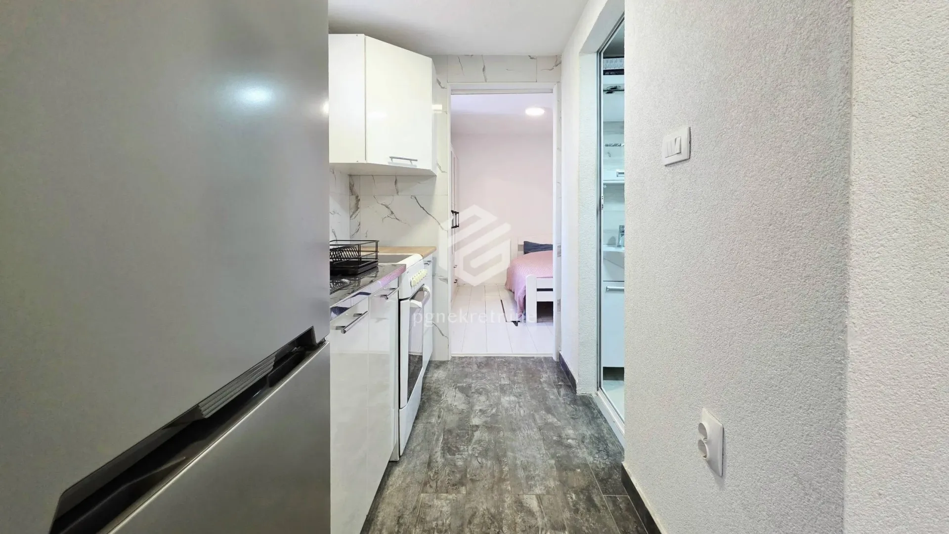 Izdavanje, jednosoban stan, 35m², Tološi, Podgorica