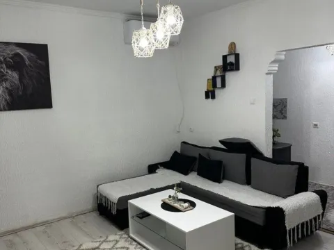 Izdavanje, kuća, 85m², Zagorič, Podgorica