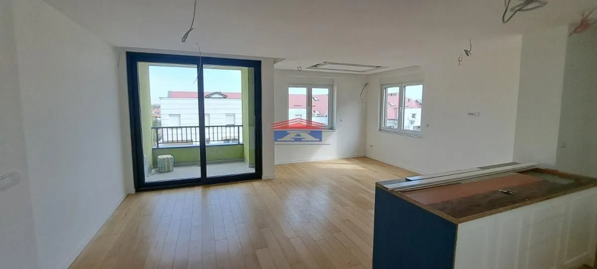 Prodaja, četvorosoban stan, 112m², Bulevar Evrope, Novi Sad Sve Podlokacije