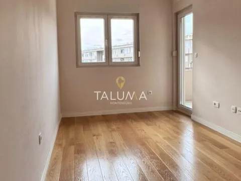 Rent, three bedroom apartment, 95m², City Kvart, Podgorica - image 2