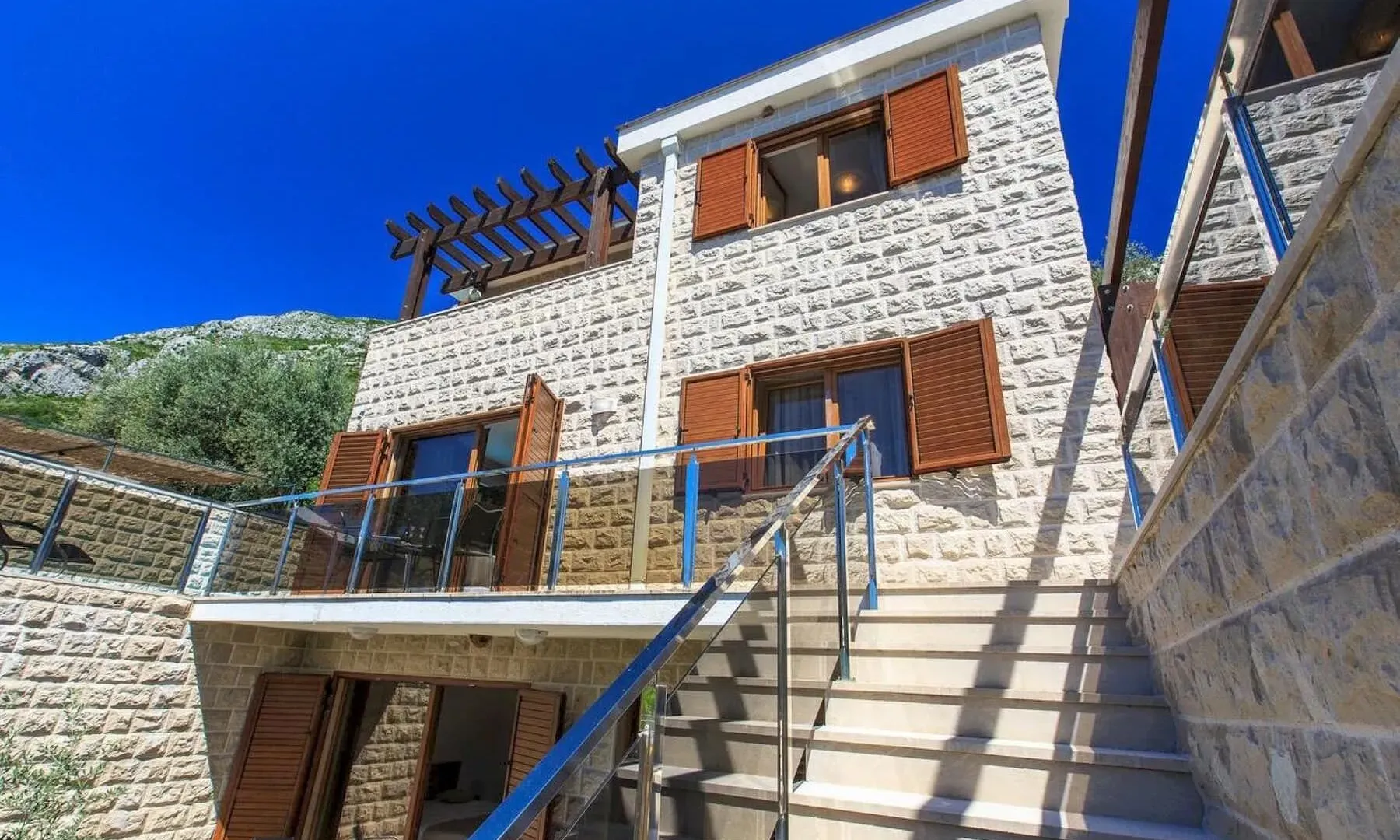 Rent, house, 270m², Rijeka Reževići, Budva