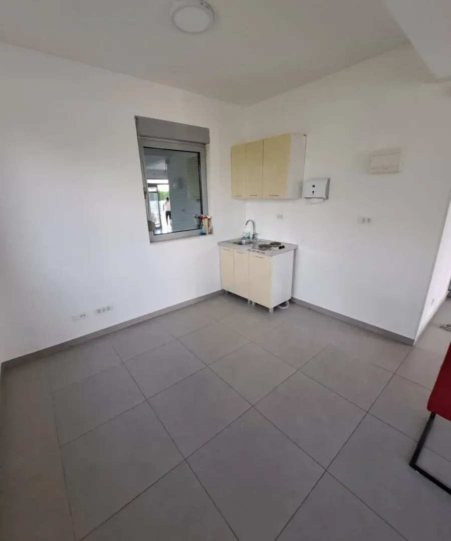 Rent, office space, 80m², Zabjelo, Podgorica