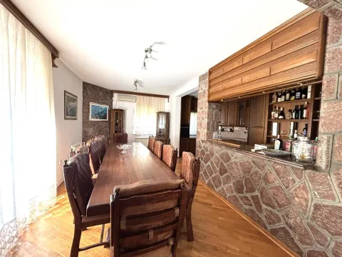 Rent, house, 300m², Zagorič, Podgorica - image 6