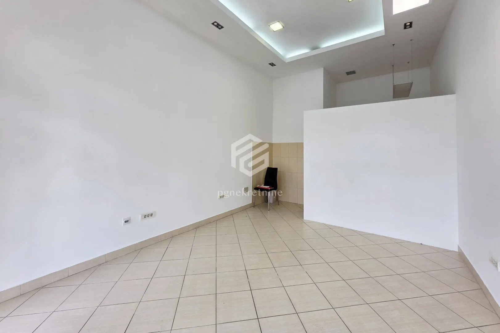 Rent, office space, 25m², Stari Aerodrom, Podgorica