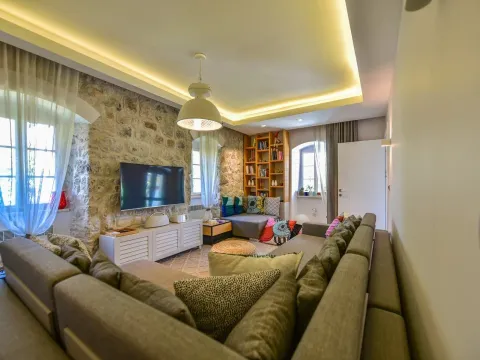 Prodaja, kuća, 150m², Radanovići, Kotor - image 7