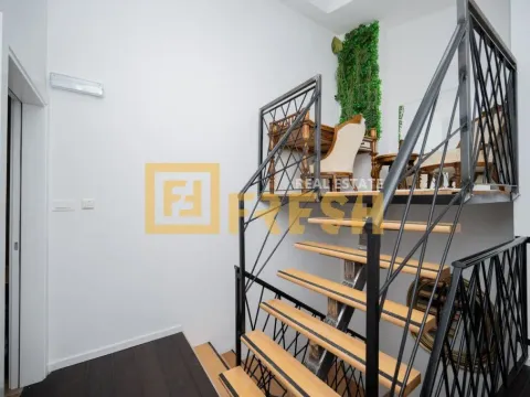 Izdavanje, trosoban stan, 110m², Momišići, Podgorica - image 11