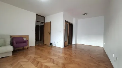 Izdavanje, dvosoban stan, 73m², Makedonsko naselje, Bar - image 5