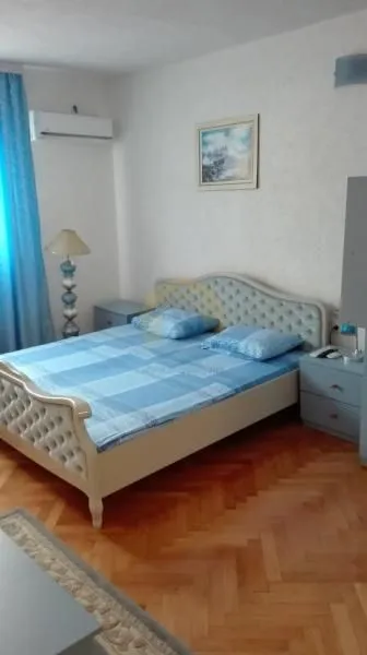Sale, house, 800m², Momišići, Podgorica