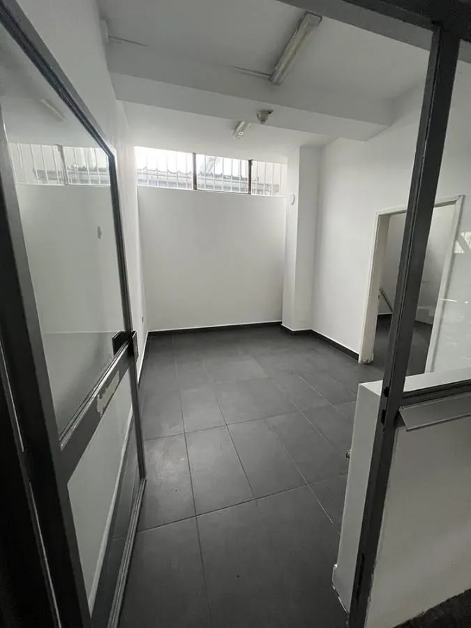 Rent, office space, 770m², Kneževac, Beograd