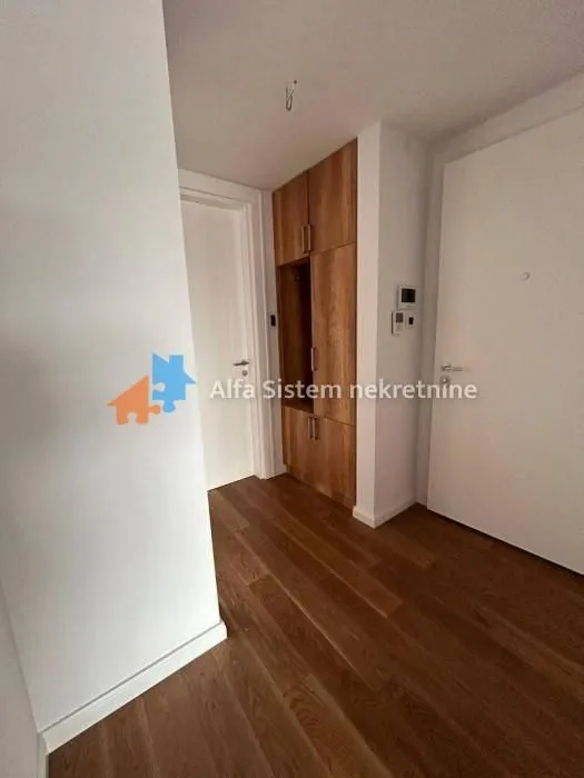 Izdavanje, dvosoban stan, 56m², Čubura, Beograd