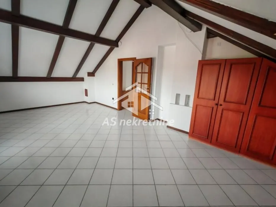 Izdavanje, kuća, 360m², Voždovac Sve Podlokacije, Beograd