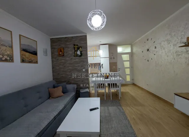 Prodaja, dvosoban stan, 48m², Dobrota, Kotor