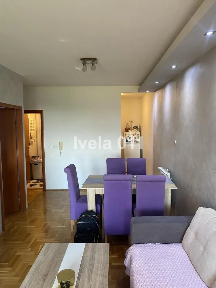Prodaja, trosoban stan, 50m², Vojvode Vlahovica, Beograd