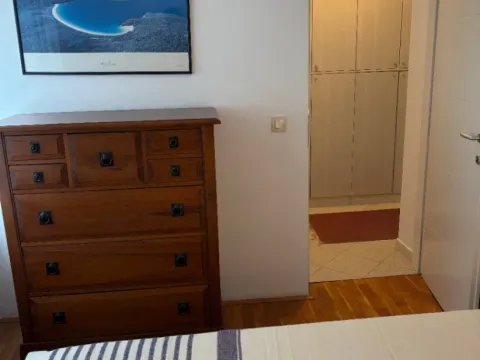 Izdavanje, jednosoban stan, 39m², Centar, Podgorica - image 10