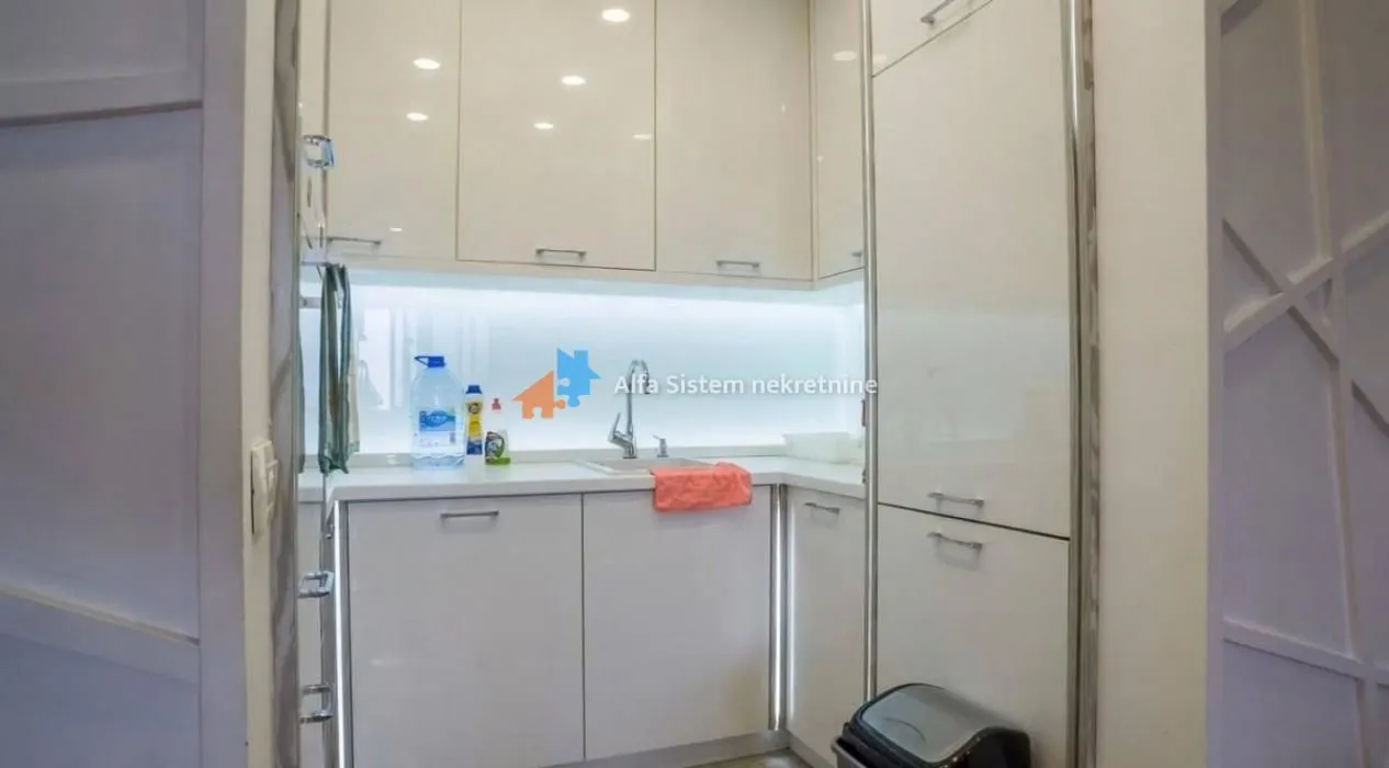 Rent, three bedroom apartment, 75m², Filmski Grad, Beograd