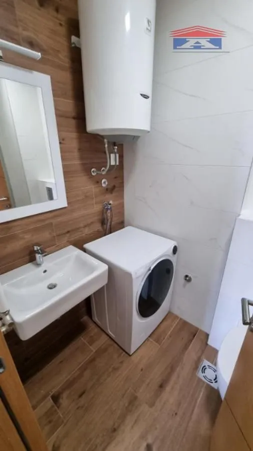 Izdavanje, garsonjera, 28m², Grbavica, Novi Sad Sve Podlokacije
