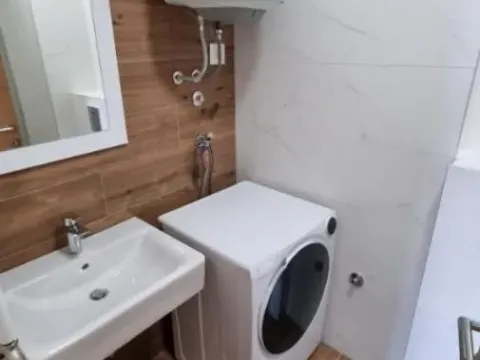 Izdavanje, garsonjera, 28m², Grbavica, Novi Sad Sve Podlokacije - image 8