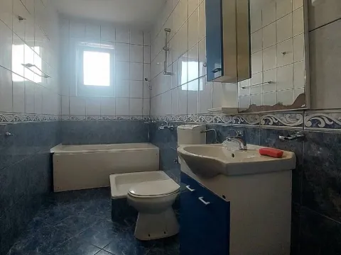 Izdavanje, jednosoban stan, 49m², Centar, Nikšić - image 9