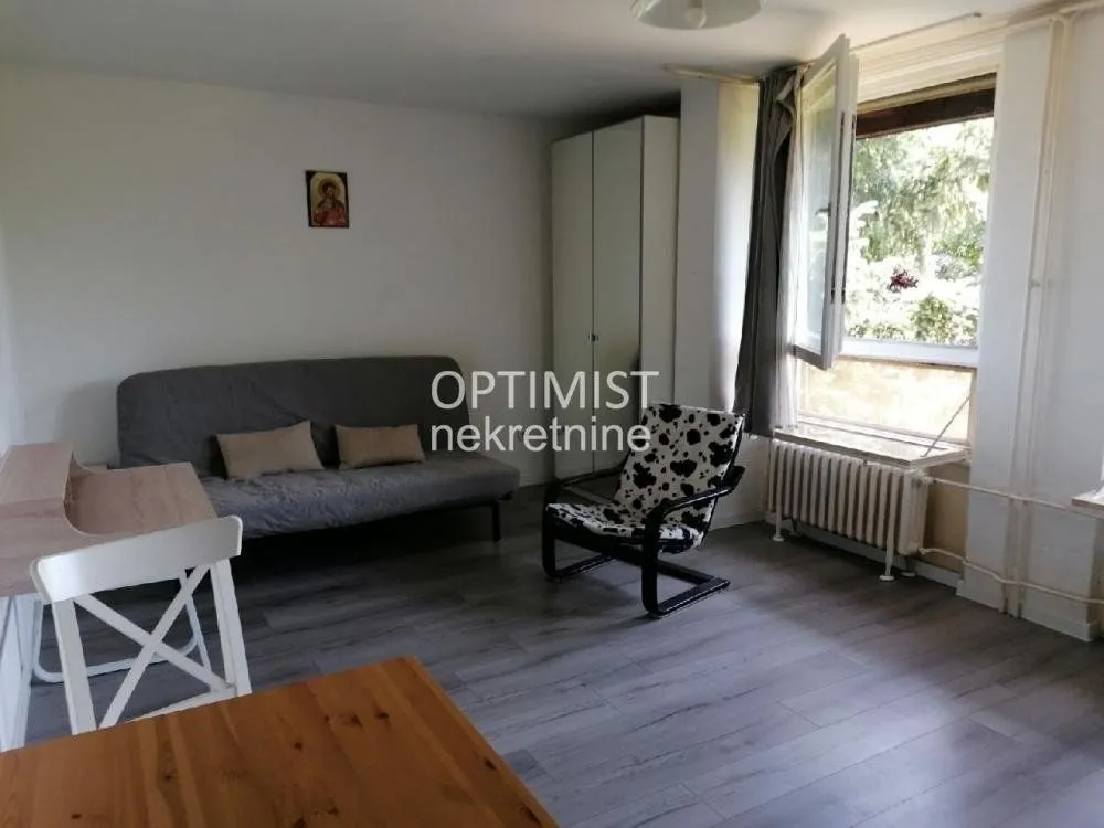 Izdavanje, jednosoban stan, 33m², Zemun Cara Dušana, Zemun Sve Podlokacije