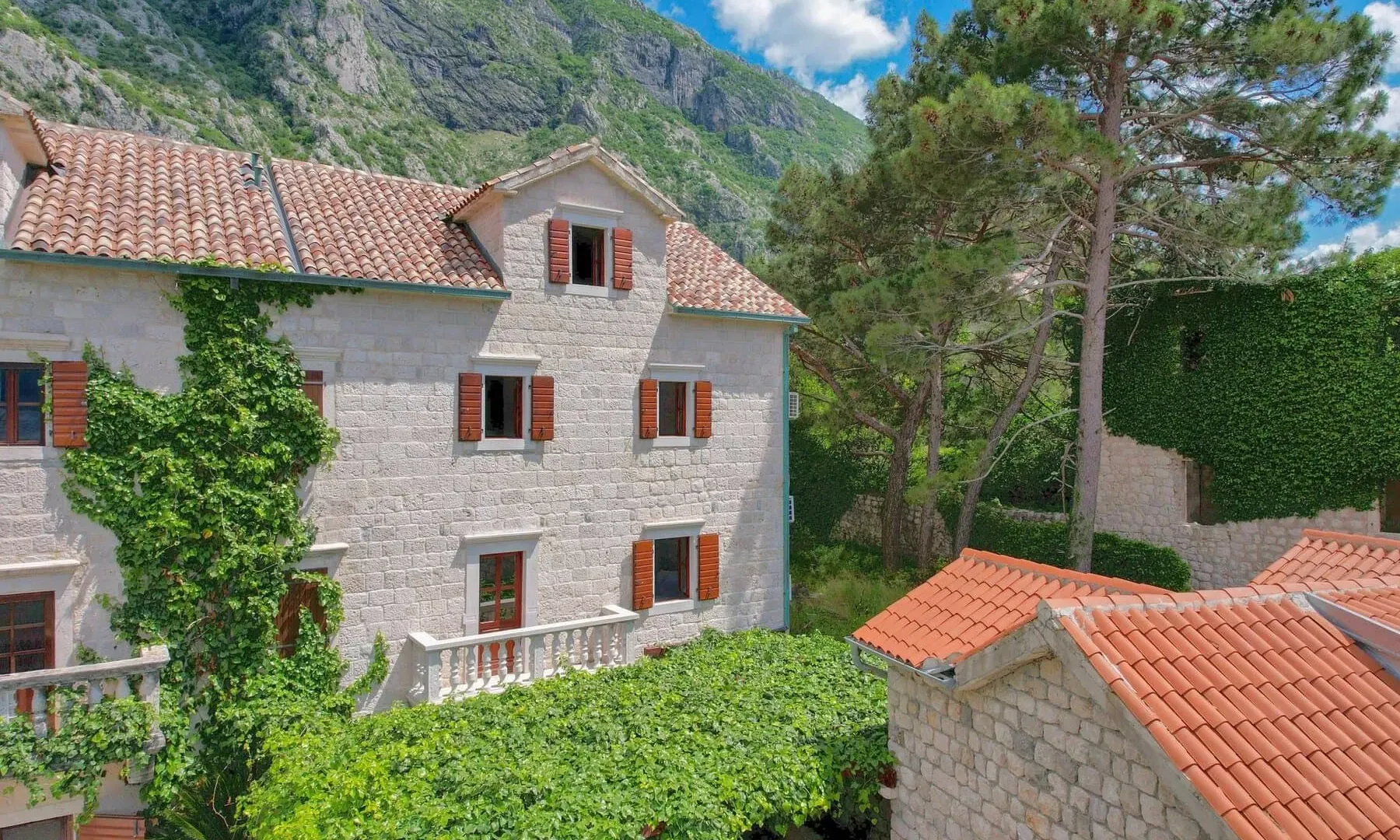 Sale, house, 415m², Dobrota, Kotor