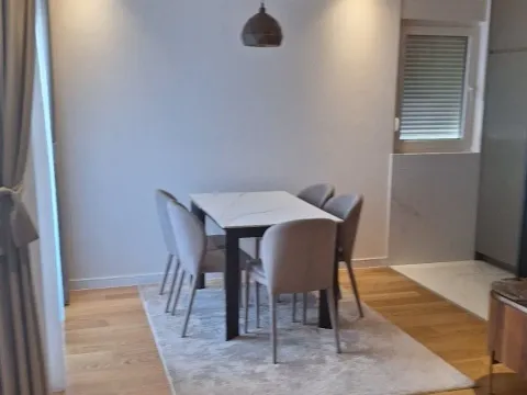 Izdavanje, trosoban stan, 94m², Central Point, Podgorica - image 4