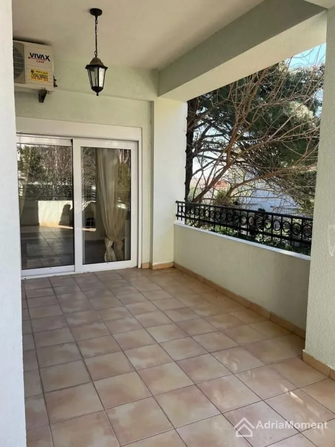 Prodaja, jednosoban stan, 65m², Podmaine, Budva