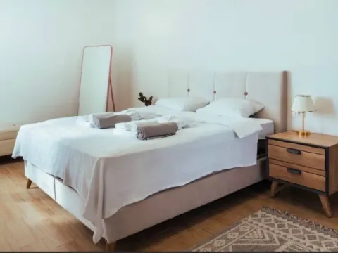 Izdavanje, kuća, 450m², Budva, Crna Gora - image 10