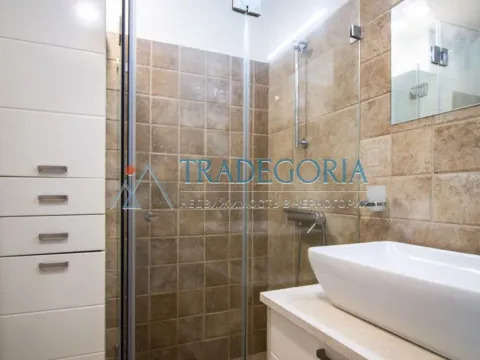 Prodaja, dvosoban stan, 75m², Dobrota, Kotor - image 4